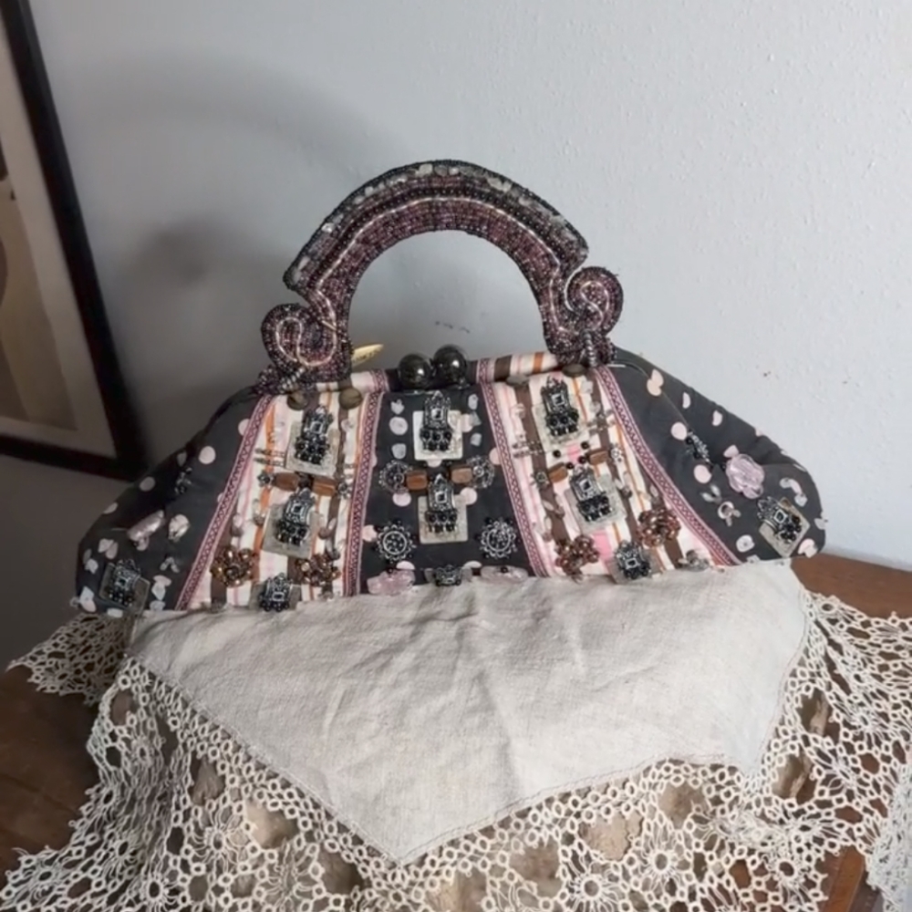 Mary Frances hand bag beads fabric - Picture 3 of 17